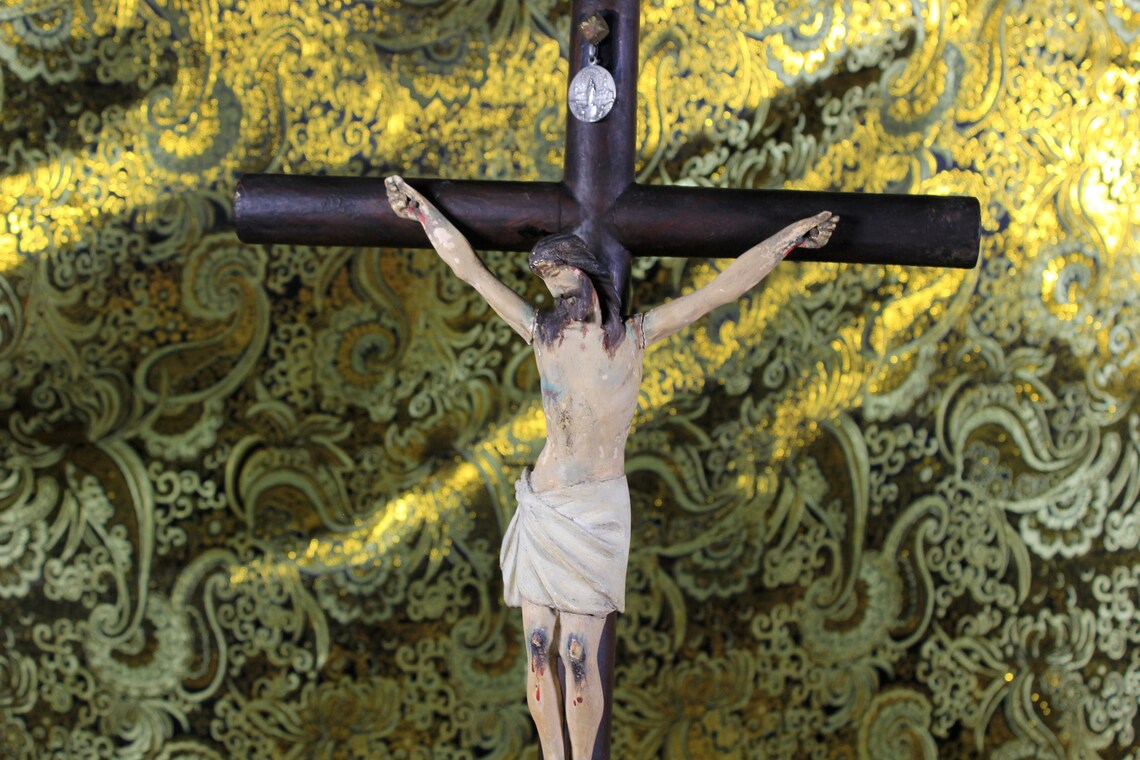Crucifijo Madera, Talla Cristo, Antiguo Cristo Madera Policromado, Antigua Cruz de Mesa - Imagen 2