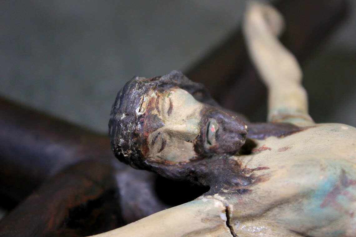 Crucifijo Madera, Talla Cristo, Antiguo Cristo Madera Policromado, Antigua Cruz de Mesa - Imagen 8