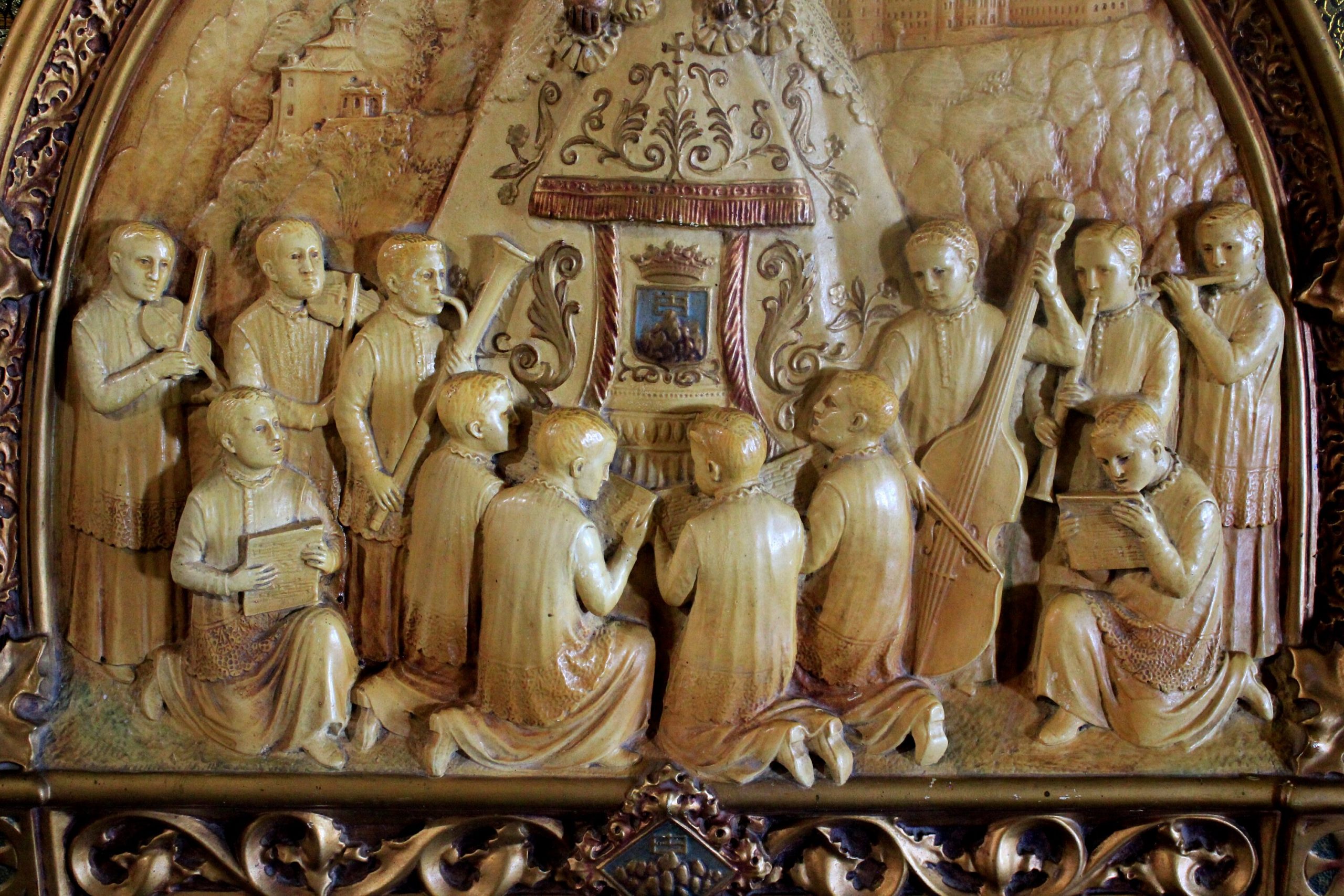 Plafón Virgen de Montserrat, Antigua Placa de la Virgen, Escena Religiosa, Alto Relieve Escayola, Icono Escultórico Escayola, Altar Virgen - Imagen 2