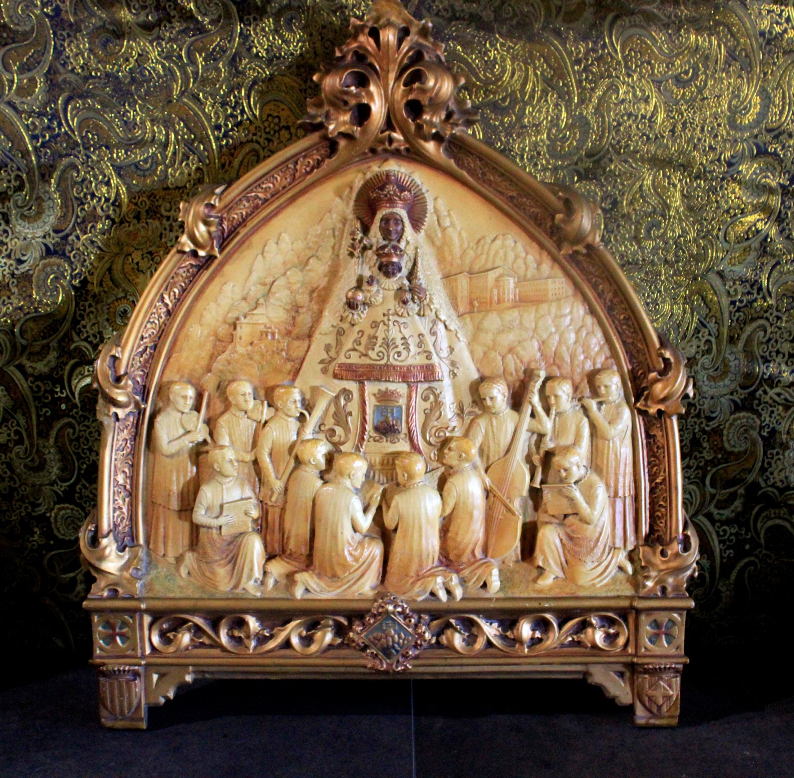 Plafón Virgen de Montserrat, Antigua Placa de la Virgen, Escena Religiosa, Alto Relieve Escayola, Icono Escultórico Escayola, Altar Virgen - Imagen 5