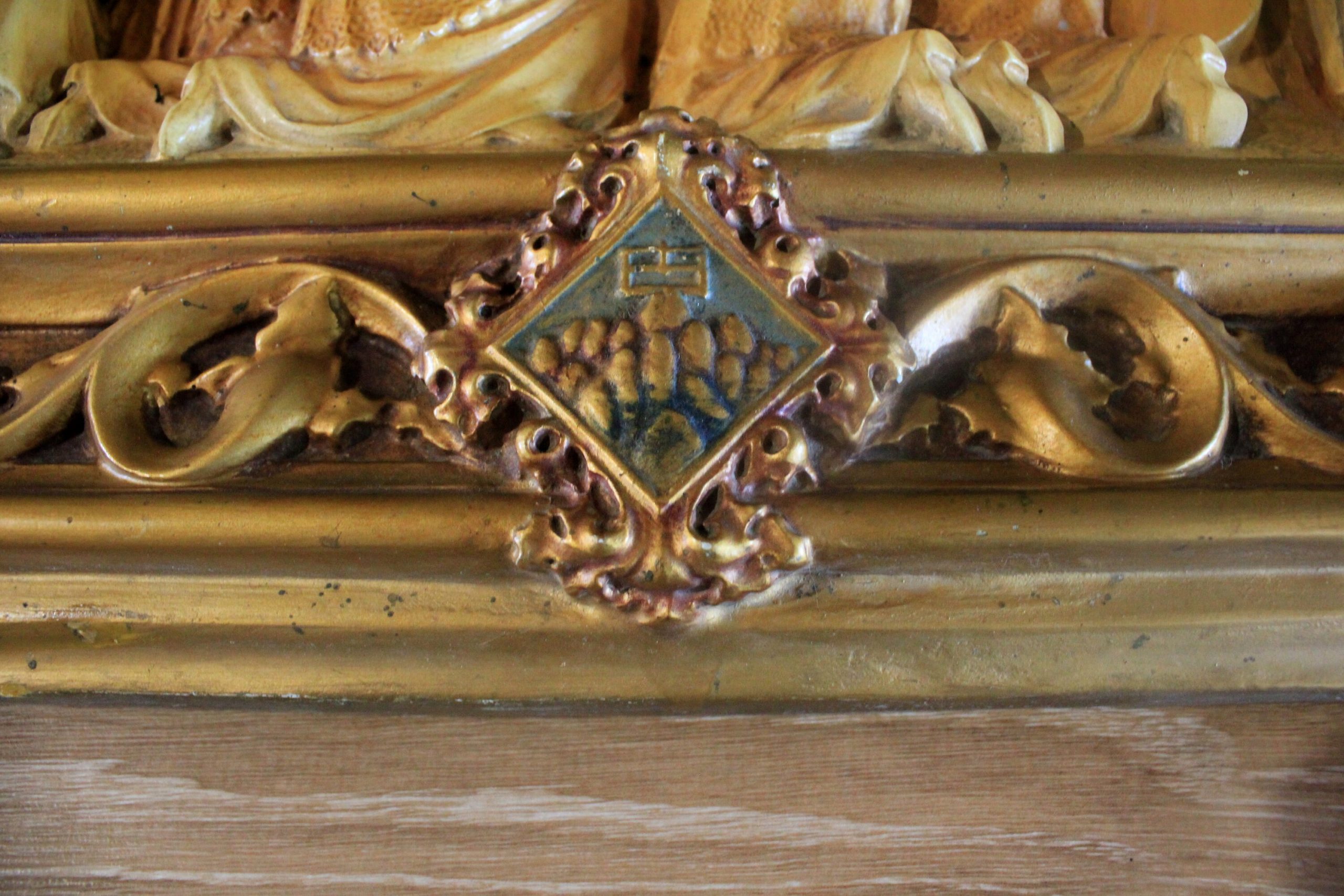 Plafón Virgen de Montserrat, Antigua Placa de la Virgen, Escena Religiosa, Alto Relieve Escayola, Icono Escultórico Escayola, Altar Virgen - Imagen 3