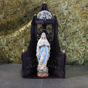 Capilla con Virgen de Lourdes, Capilla de Madera, Hornacina con Virgen, Antigua Hornacina, Capilla Neogótica, Escultura Escayola