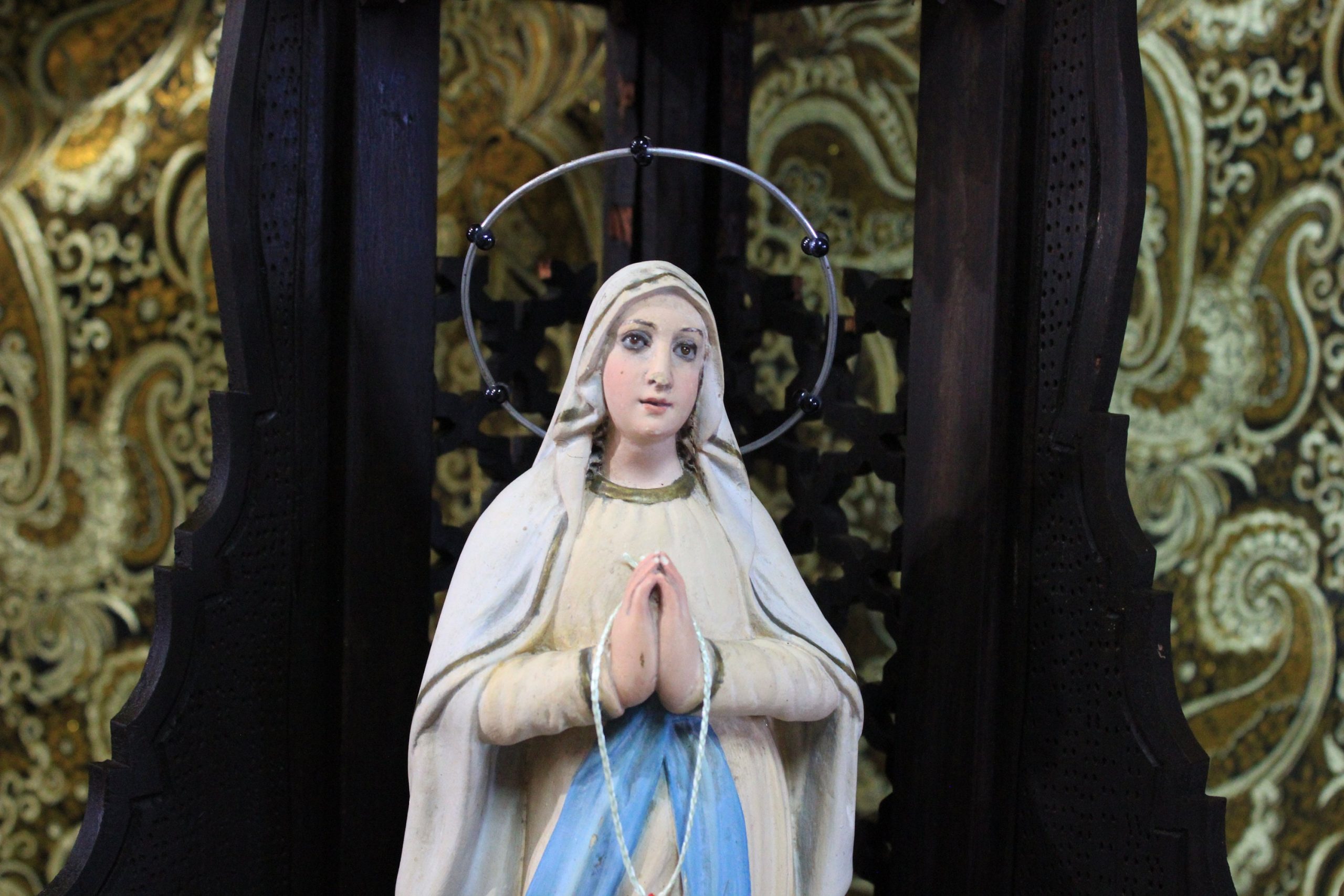 Capilla con Virgen de Lourdes, Capilla de Madera, Hornacina con Virgen, Antigua Hornacina, Capilla Neogótica, Escultura Escayola - Imagen 6