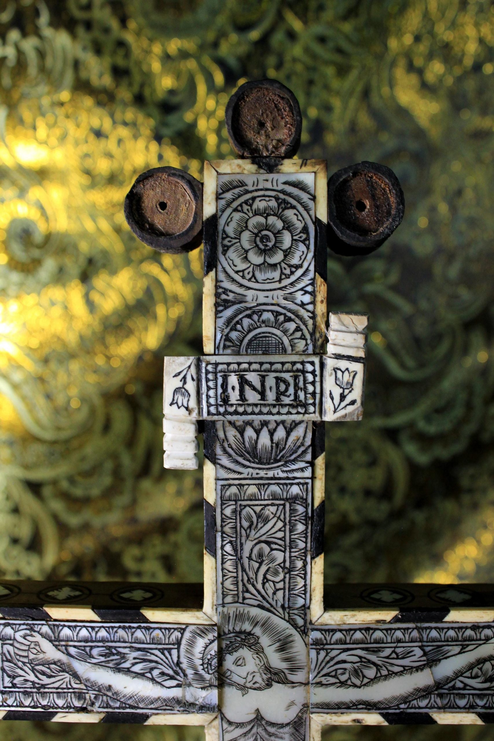 EXTREMADAMENTE RARO/ Cruz de madera con incrustaciones grabadas del XIX, Crucifijo con Base , Cristo , Crucifijo Jerusalen - Imagen 4