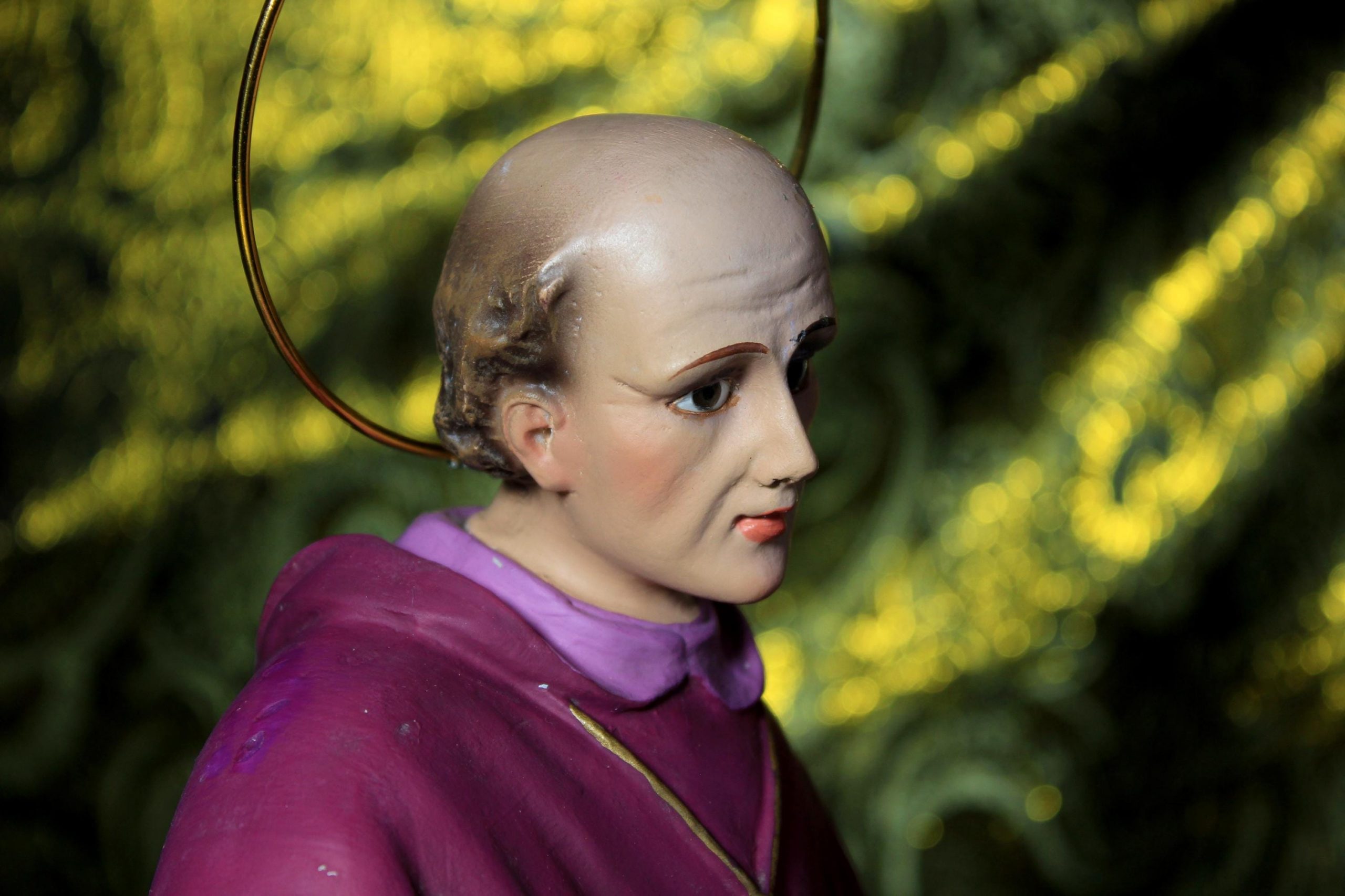 San Carlos Borromeo, Santo 46 cm, Escultura Santo Olot, Estatua Escayola Cataluña, Estatua Santo, Base Madera, Escultura Ojos Cristal. - Imagen 4